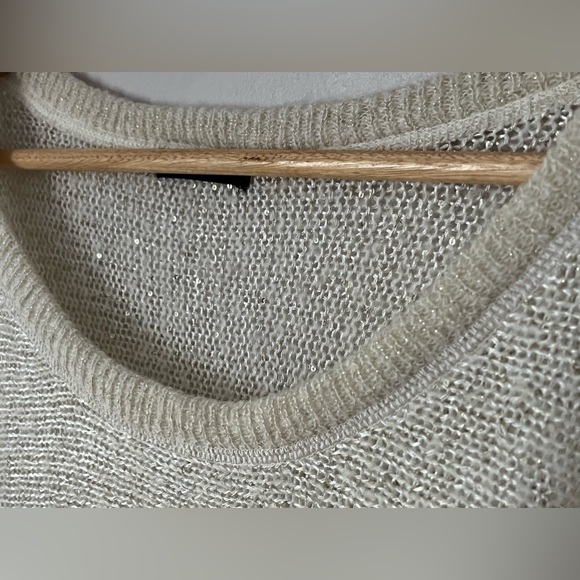 Women’s DKNY Jeans Soft Fine Knit Gold Metallic Thread High Low Dressy Sweater - Picture 5 of 11